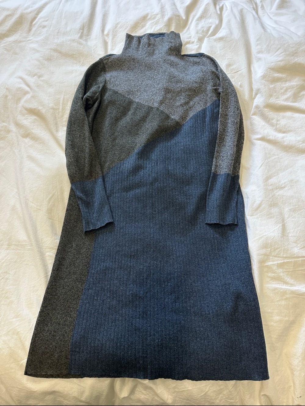 NIC+ZOE Gray and Blue Colorblock Turtleneck Midi Dress